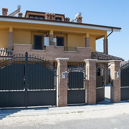 Domus Traiani Fiumicino Hotel Zewnętrze zdjęcie